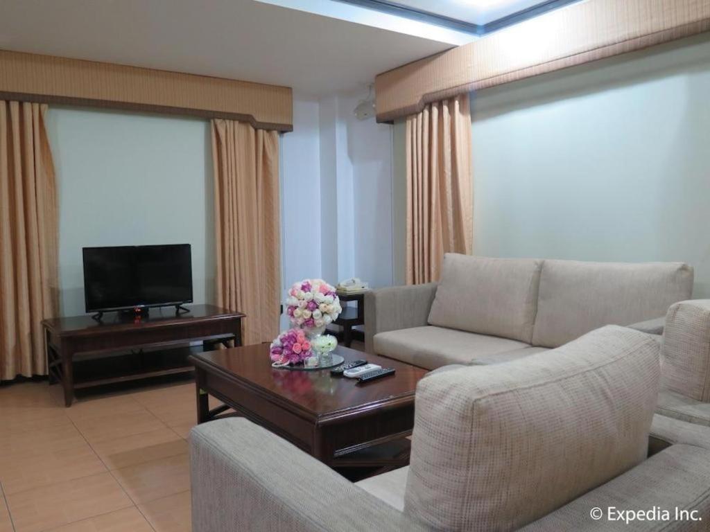 D' Leonor Hotel Davao City Extérieur photo