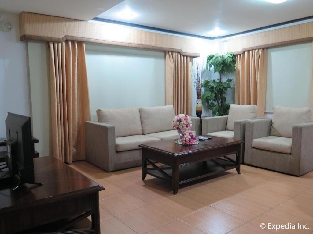 D' Leonor Hotel Davao City Extérieur photo