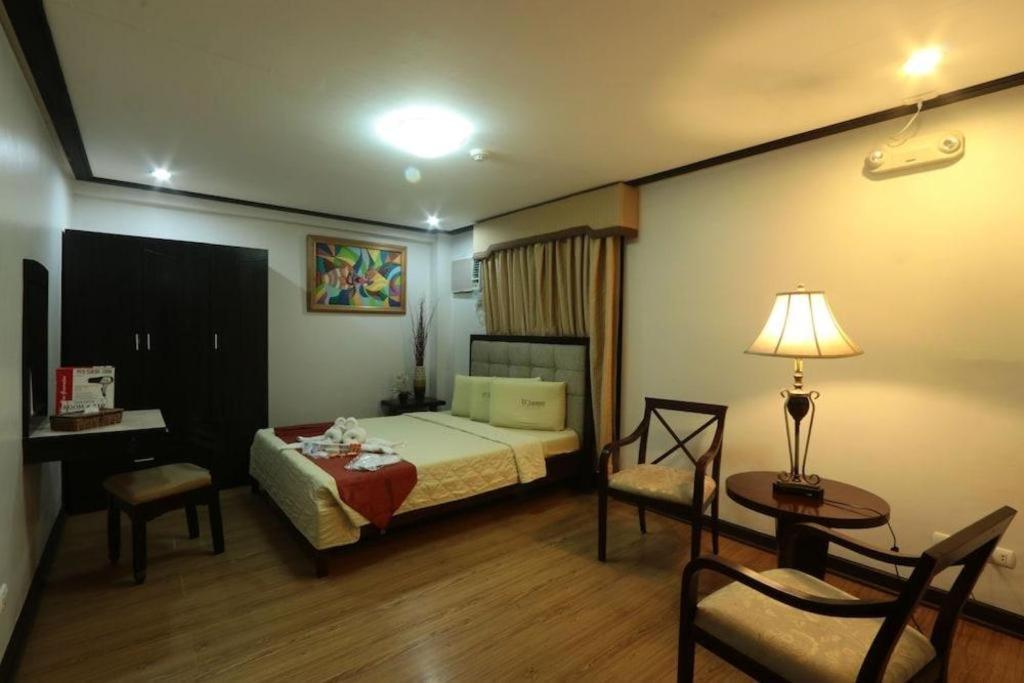 D' Leonor Hotel Davao City Extérieur photo